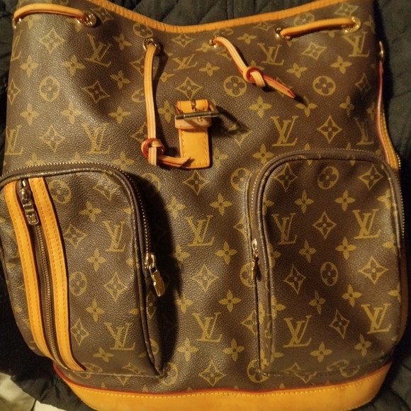 LOUIS VUITTON Bosphore Backpack - Picture 3 of 3